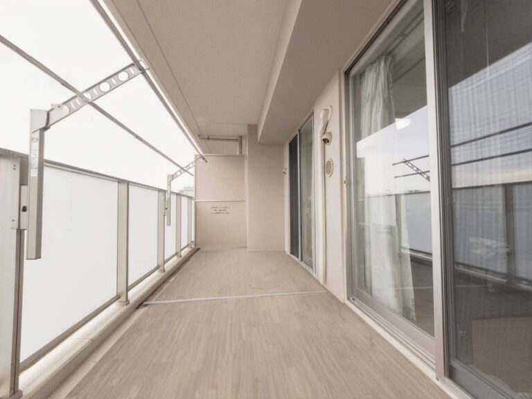 【バルコニー】