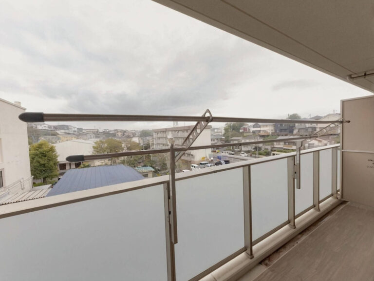 【バルコニー】