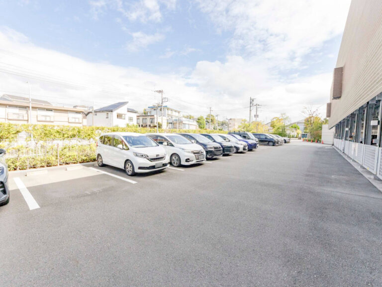【駐車場】