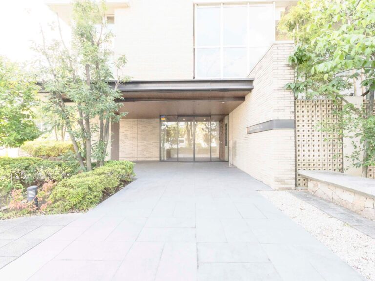 【エントランス】