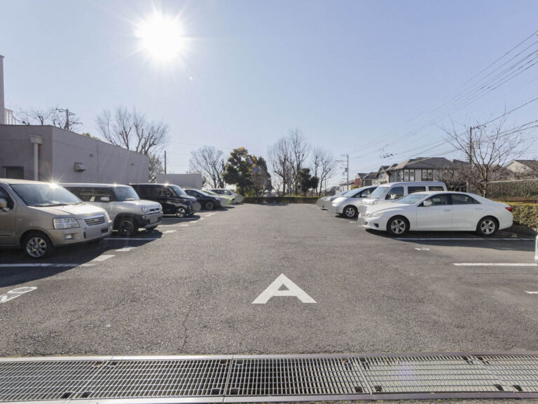 【駐車場】
