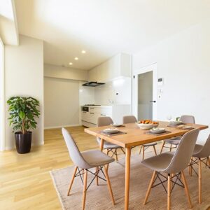 【DK】約9.5帖 ※室内写真にCG合成で家具を配置した画像です。 家具付きでの販売ではありません。