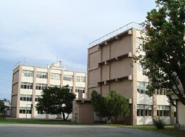 [中学校]大和市立鶴間中学校まで523m（徒歩7分）