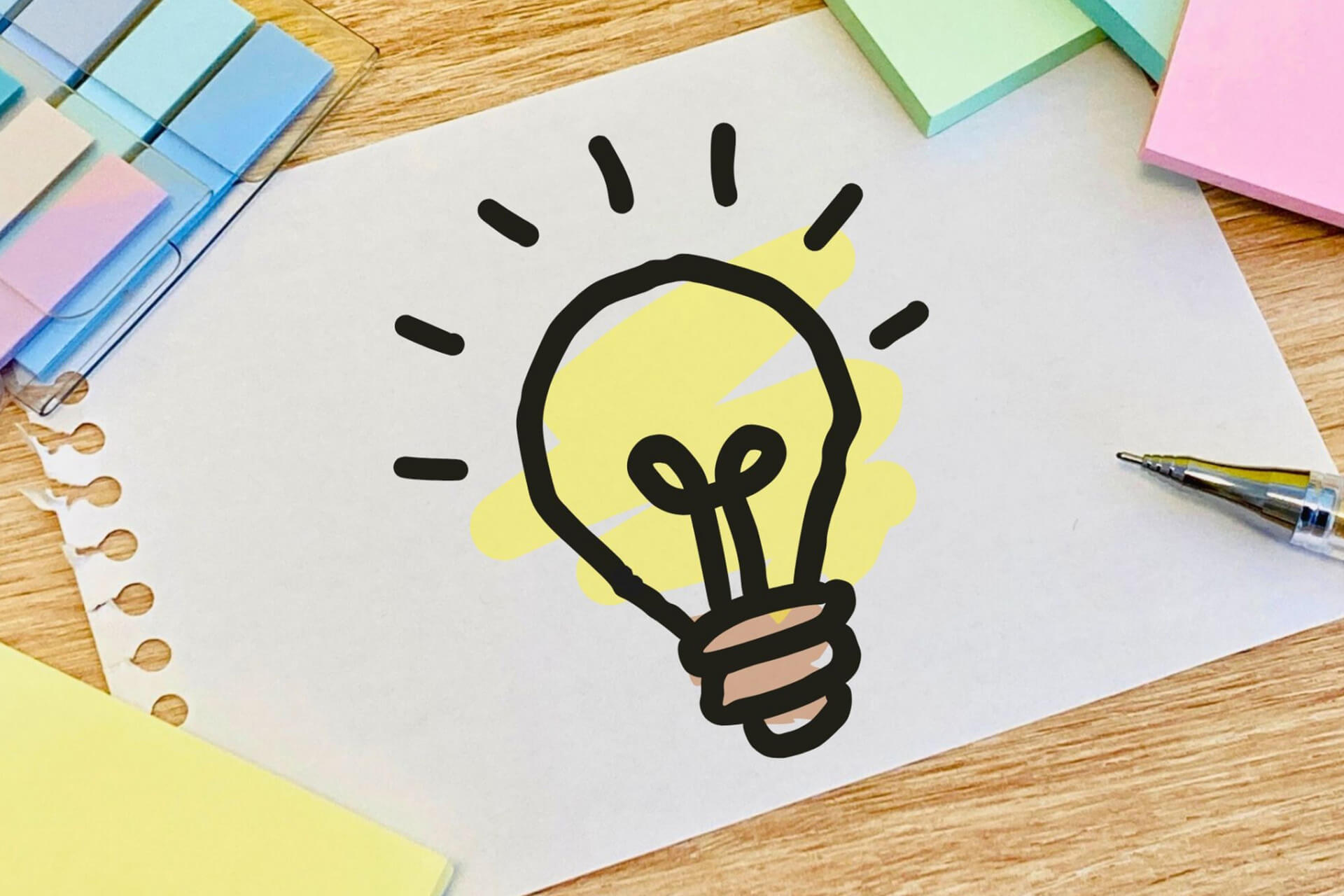 横浜で信頼できる不動産会社を選ぶポイントを示すイメージ（電球マーク）