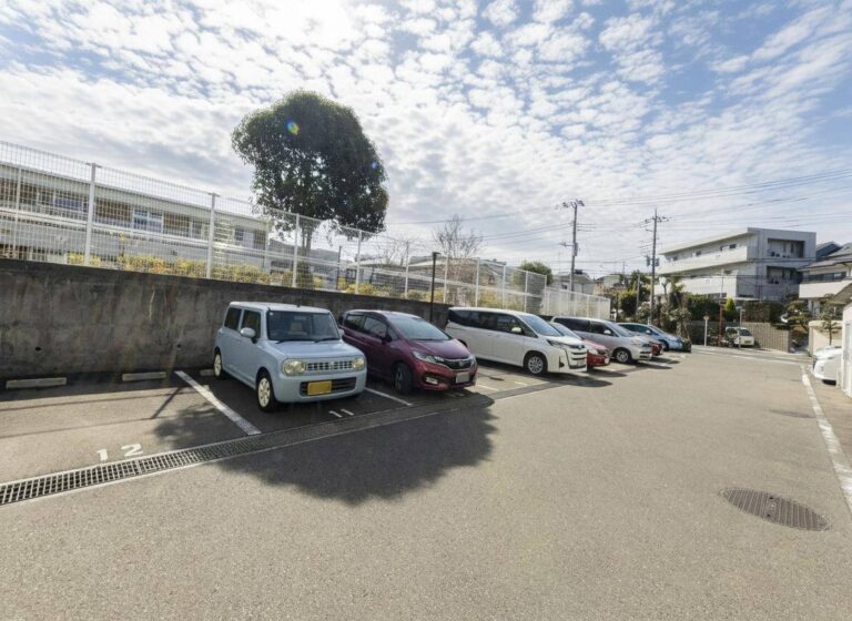 【駐車場】