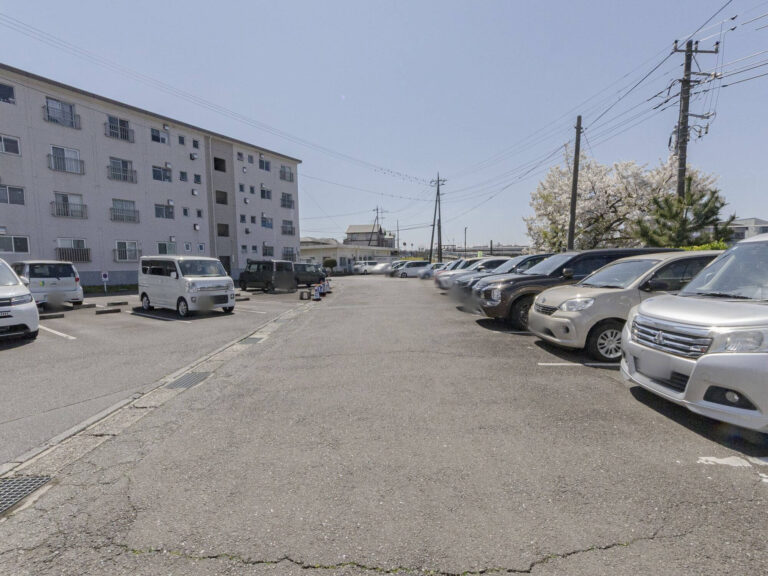 【駐車場】