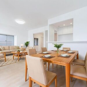 【LDK】約13.3帖※室内写真にCG合成で家具を配置した画像です。家具付きでの販売ではありません。