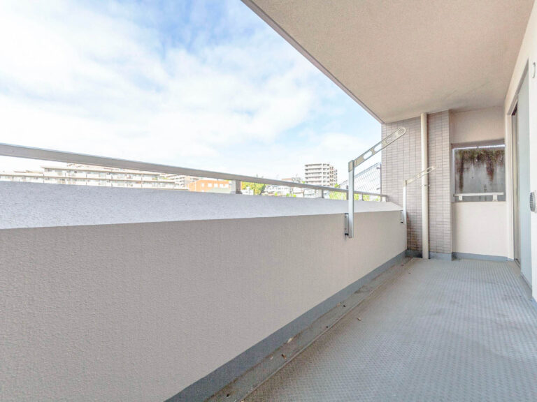 【バルコニー】