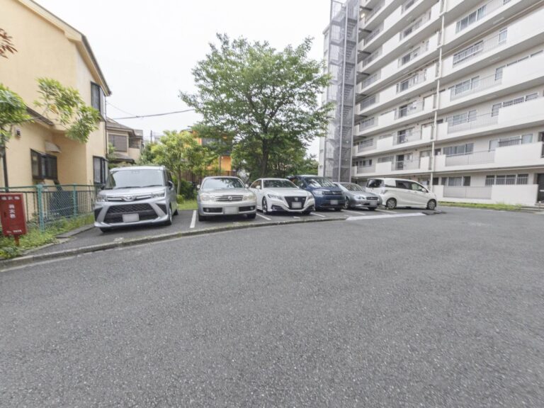 【駐車場】