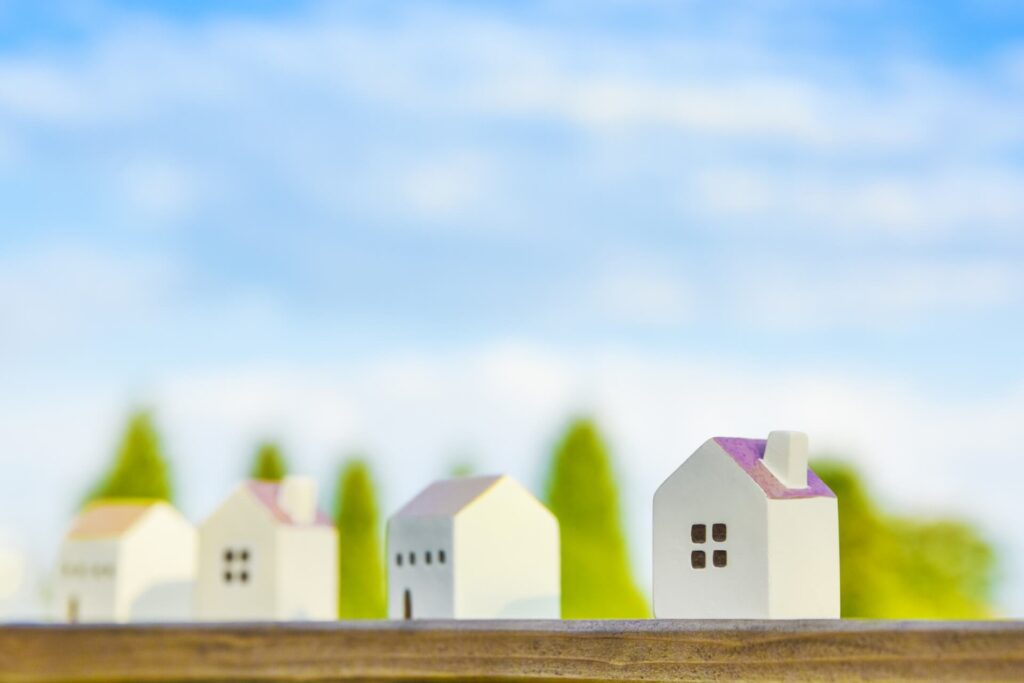 理想の住まい探しをイメージした住宅模型