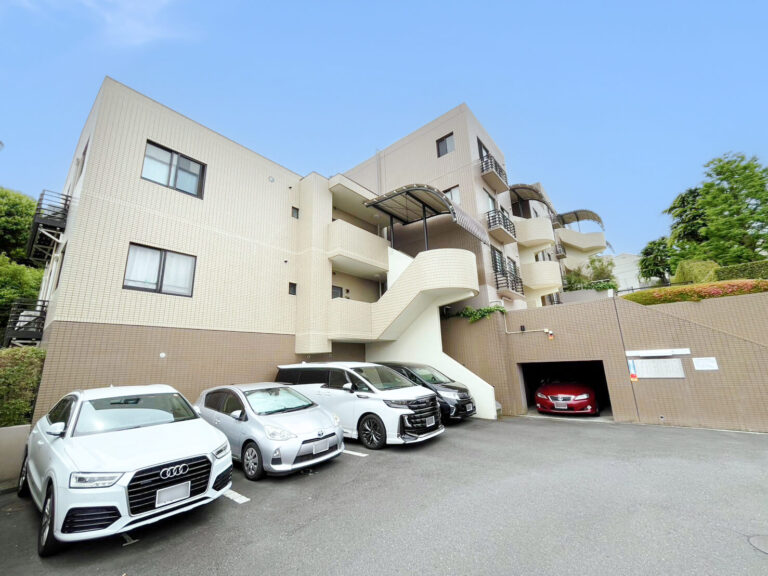 【駐車場】